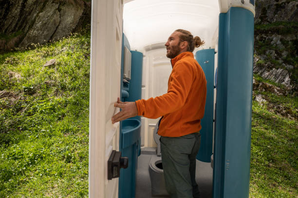 Porta potty delivery and setup in Webberville, MI